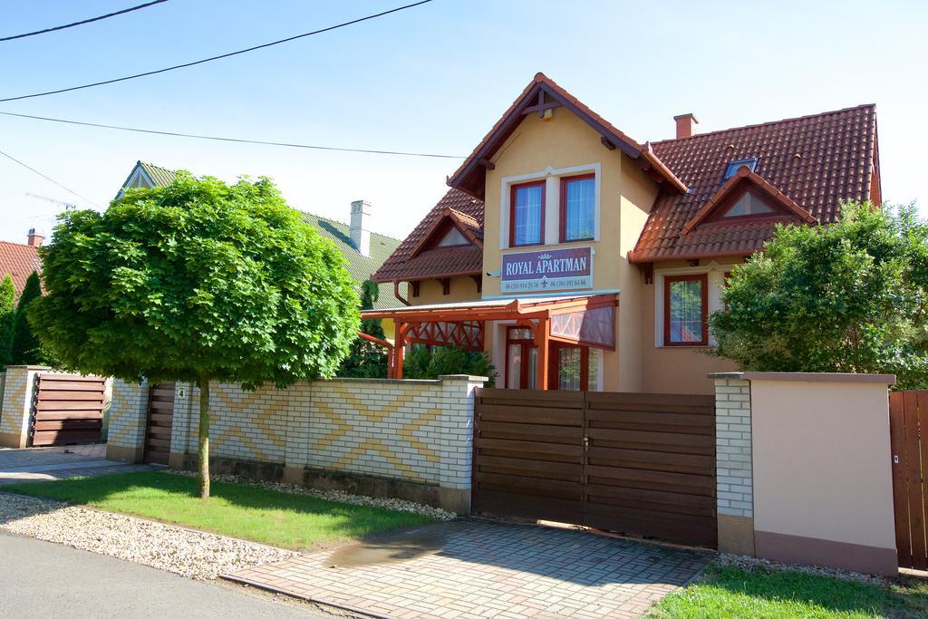 Royal Apartman Hajduszoboszlo Exterior photo