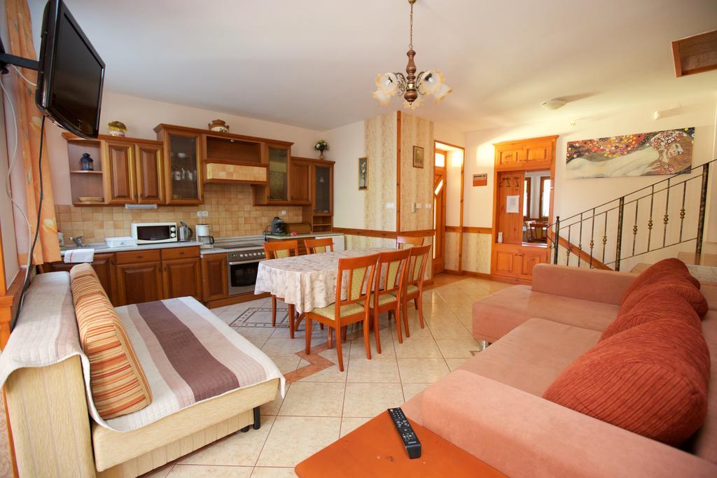 Royal Apartman Hajduszoboszlo Exterior photo